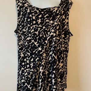 Dana Buchman Black and Tan Patterned Blouse